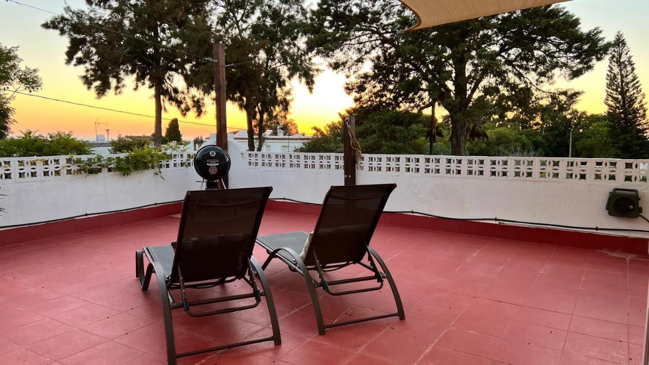 Arriba Stijlvol Appartement Met Zwembad En Tuin โกนิล เด ลาฟรอนเตรา ภายนอก รูปภาพ