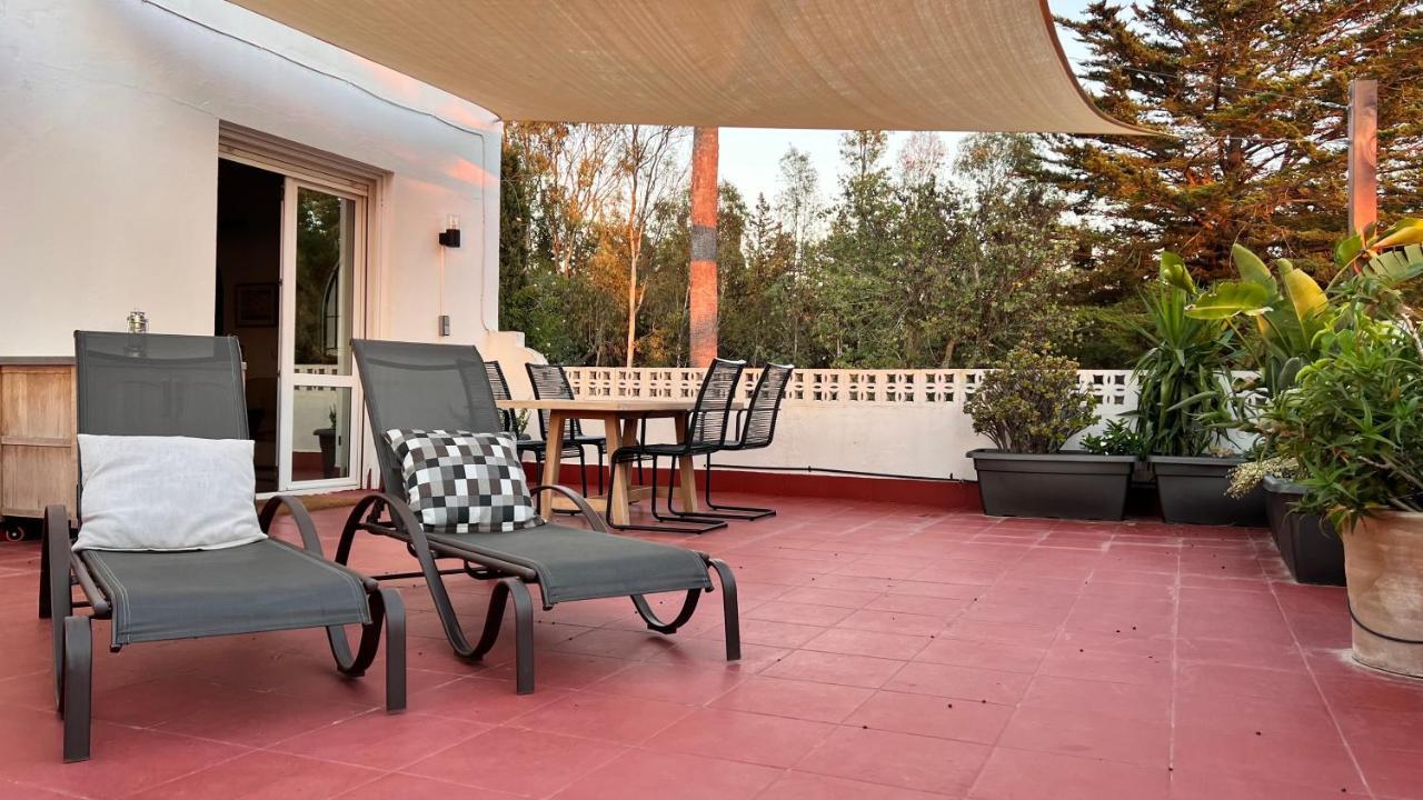 Arriba Stijlvol Appartement Met Zwembad En Tuin โกนิล เด ลาฟรอนเตรา ภายนอก รูปภาพ