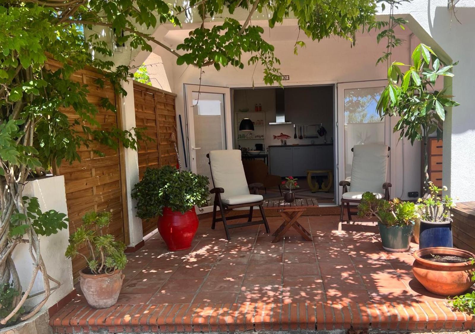 Arriba Stijlvol Appartement Met Zwembad En Tuin โกนิล เด ลาฟรอนเตรา ภายนอก รูปภาพ