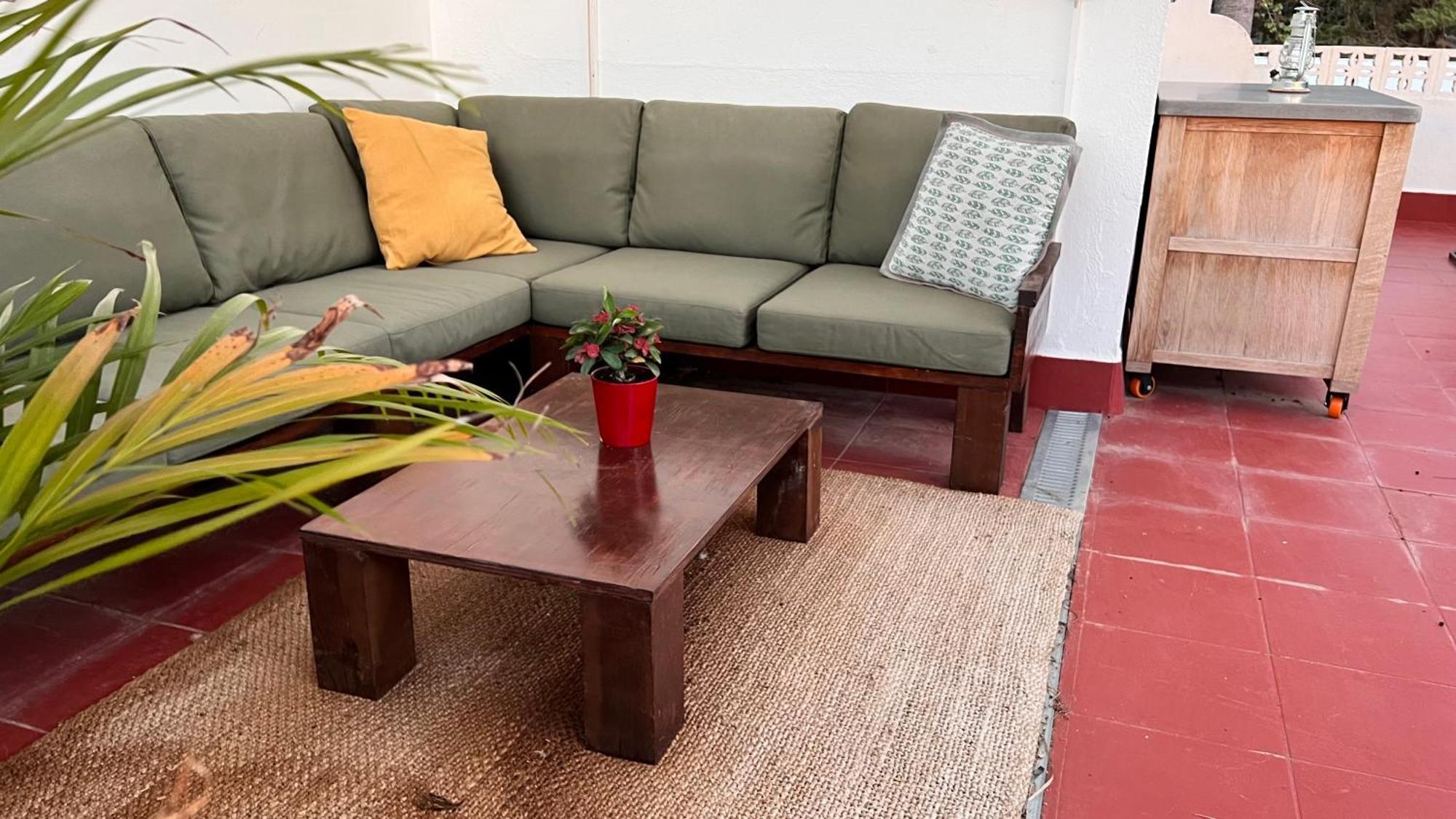 Arriba Stijlvol Appartement Met Zwembad En Tuin โกนิล เด ลาฟรอนเตรา ภายนอก รูปภาพ